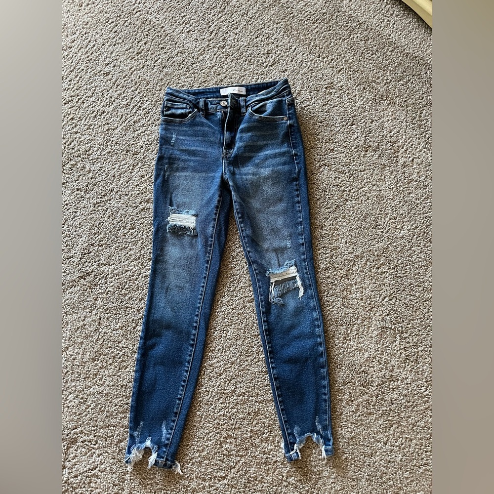 KanCan distressed jeans. Size 25.